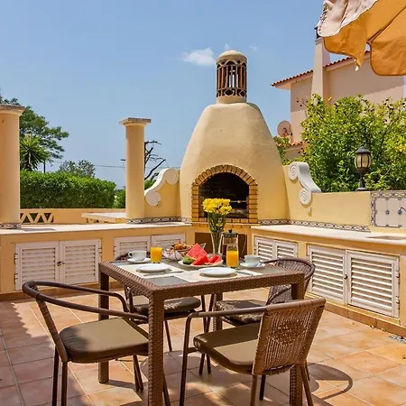 Villa Sleeps 8 With Pool Air Con And Wifi *