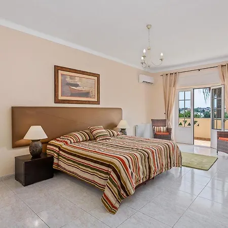 Sleeps 8 With Pool Air Con And Wifi Cabeco de Camara