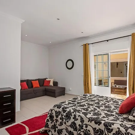 Sleeps 8 With Pool Air Con And Wifi Villa