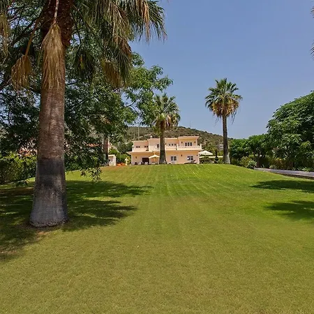 Sleeps 8 With Pool Air Con And Wifi Villa