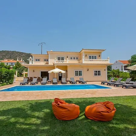 Sleeps 8 With Pool Air Con And Wifi Villa