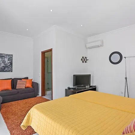 Sleeps 8 With Pool Air Con And Wifi Villa