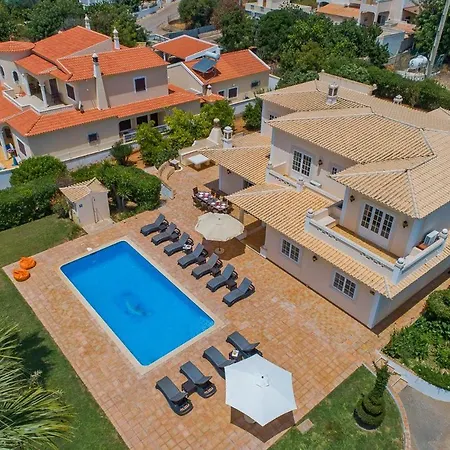 Villa Sleeps 8 With Pool Air Con And Wifi Cabeco de Camara